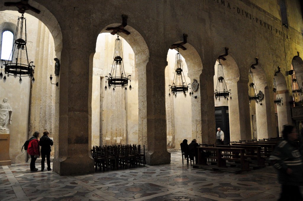 Siracusa - interno della cattedrale.JPG